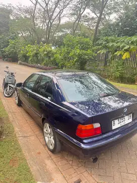 BMW 318i 1997 Bensin