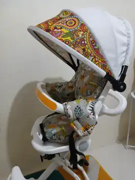STROLLER LIPAT PUTIH BAYI