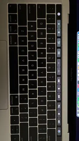 JUAL CEPAT / FULLSET Macbook Pro 13 inch 2018 touchbar