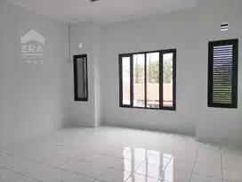 Ruko Taman Holis dekat BPK Penabur, baru renov