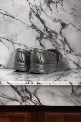 Harga fungsi sepatu pelindung medis Tuban