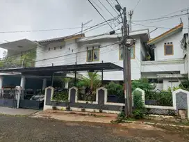 Dijual Rumah 2 Lantai Semi Furnish di Jatibening Estate Bekasi