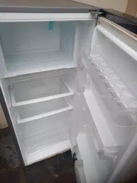 Kulkas Polytron 1 pintu