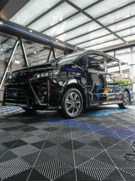 TOYOTA VOXY HITAM MULUS