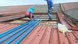 Perbaikan atap bocor