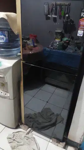 Kulkas polytron 2 pintu