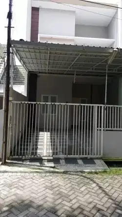 Rumah Rungkut 2 Lantai, Strategis Dekat Raya Merr, Siap Huni