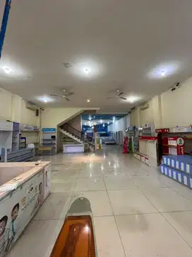 Di sewakan ruko megaboulevard harapan indah.lokasi pinggir.jalan