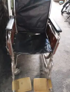 Kursi roda bekasi siap pakai