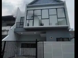 Rumah 2 Lantai Dijual di Nusa Loka BSD Dekat Pasar Modern BSD J-20559