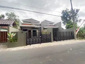 RUMAH SIAP HUNI, 8 MENIT KE KAMPUS UII JOGJA