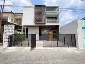 RUMAH 2 LANTAI DI PALAGAN DEKAT AL AZHAR POGUNG MLATI