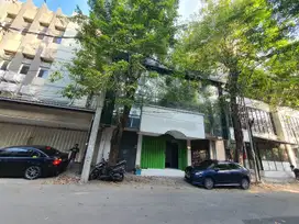 Ruko Gandeng Strategis Di Jl.  Coklat Pusat bisnis  Surabaya Utara