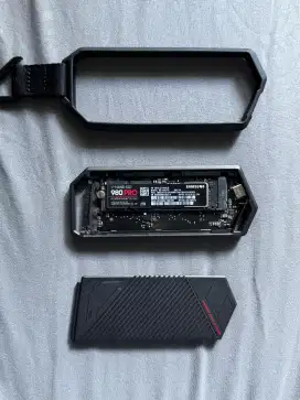 Samsung 2TB SSD 980 Pro NVMe M.2 drive + ASUS ROG Strix Arion Enclosre