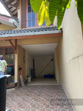 Rumah 2 Lantai Akses Jalan 2 Mobil Di  Bekasi Selatan S7843