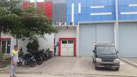 Gudang di Kawasan Sentra Bizhub Karawang Blok E No 6