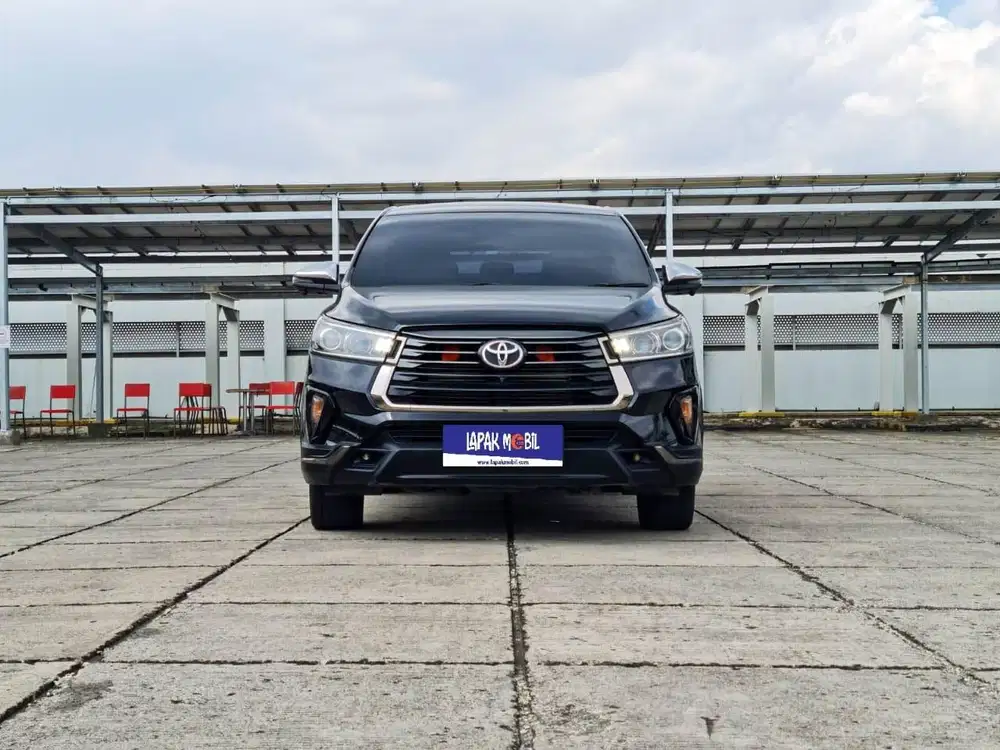 Toyota Innova 2.4 Venturer AT Diesel 2021 Hitam KM 52RB