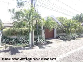 *Hitung Tanah, dibawah Pasaran* !! Rumah Hook Luas di Manyar