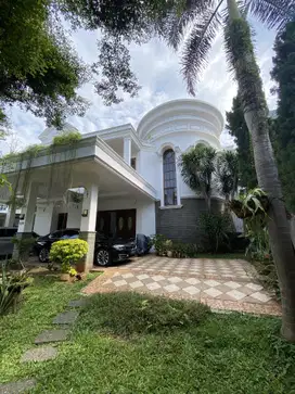 Dijual Rumah Mewah Semi Furnished - Golden Viena BSD