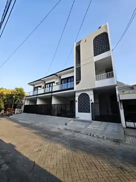 Dijual Rumah Baru gress Ketintang siap huni