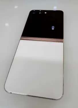 Z FLIP 5 512GB cream. Murah aja.. Bisa tt