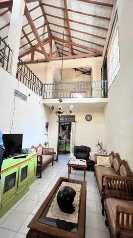 Di Jual Rumah 2 Lantai Harga Nego di Sudirman