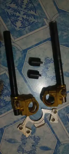 Di jual stang jepit untuk motor ninja fi 250cc sama anderbon saja 300