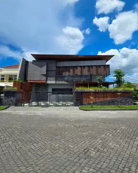 Rumah Manyar Kertoadi NEW MINIMALIS JALAN UTAMA  Carport 4, MEWAH