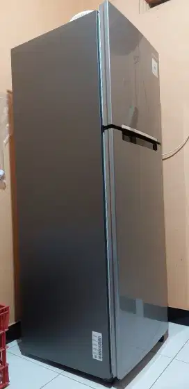 Kulkas murah 2 pintu kondisi istimewa