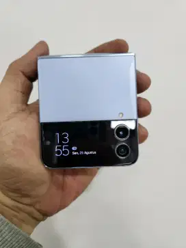 Samsung Z Flip 4 Ram 8/512 Resmi SEIN minus dikit