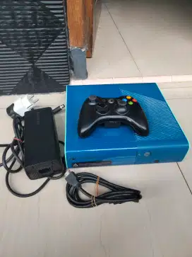 Xbox 360 E limited edition 500gb stik ori 1 kondisi normal siap pakai