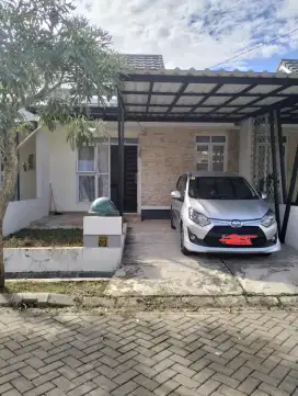 Rumah Disewakan 2KT, 1KM, Kompor, Kulkas, etc ( DISEWAKAN BESERTA ISI)