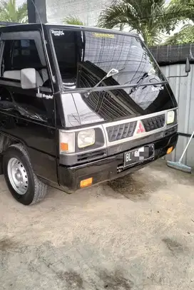 Mitsubishi L300 Pick up