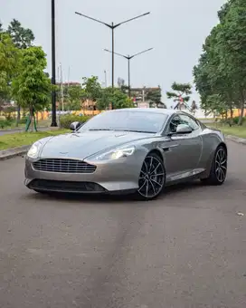 (Limited Edition) Aston Martin DB9 GT Bond Edition
