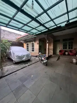 Nego Sampai Jadi ! Rumah Luas di Bintara Akses Strategis