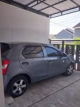 Toyota Etios Valco 2014 Bensin
