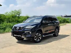 [ TDP 35 jt ]  Toyota Fortuner 2.4 VRZ TRD AT SOLAR 20217 Hitam