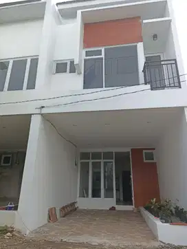 Rumah Baru Pi Ciracas (Siap Huni) Dekat Tol Pasar Rebo Jakarta Timur