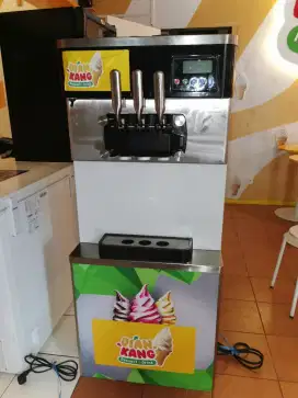 Mesin Es Krim Cone 3 Tuas – Soft Ice Cream Machine