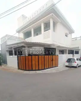 DIJUAL CEPAT RUMAH BAGUS SIAP HUNI LOKASI STRATEGIS DI DEPOK