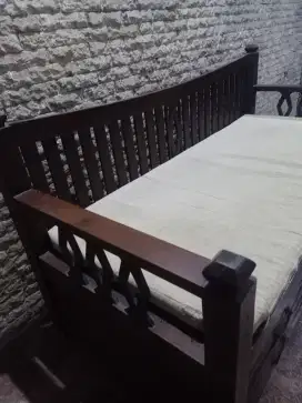 Bale-bale Kayu Jati