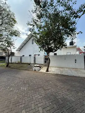 Dijual Rumah American Style + Pool di Cluster Golf, Kota Araya Malang