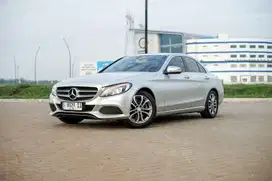 [LOW KM] C200 2017 AVANTGARDE MERCY MERCEDES BENZ