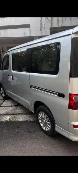 Daihatsu Luxio 2011 Bensin