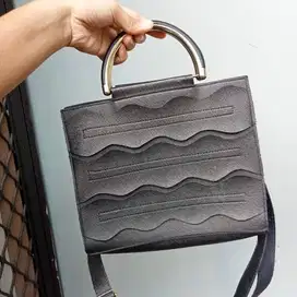 Tas Slingbag Casual Black Cewek