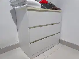 Jual Cepat: Lemari Laci IKEA 3 Tingkat, Kondisi Mulus & Minimalis