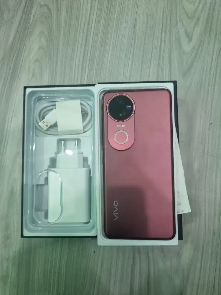Vivo V50 12/256Gb