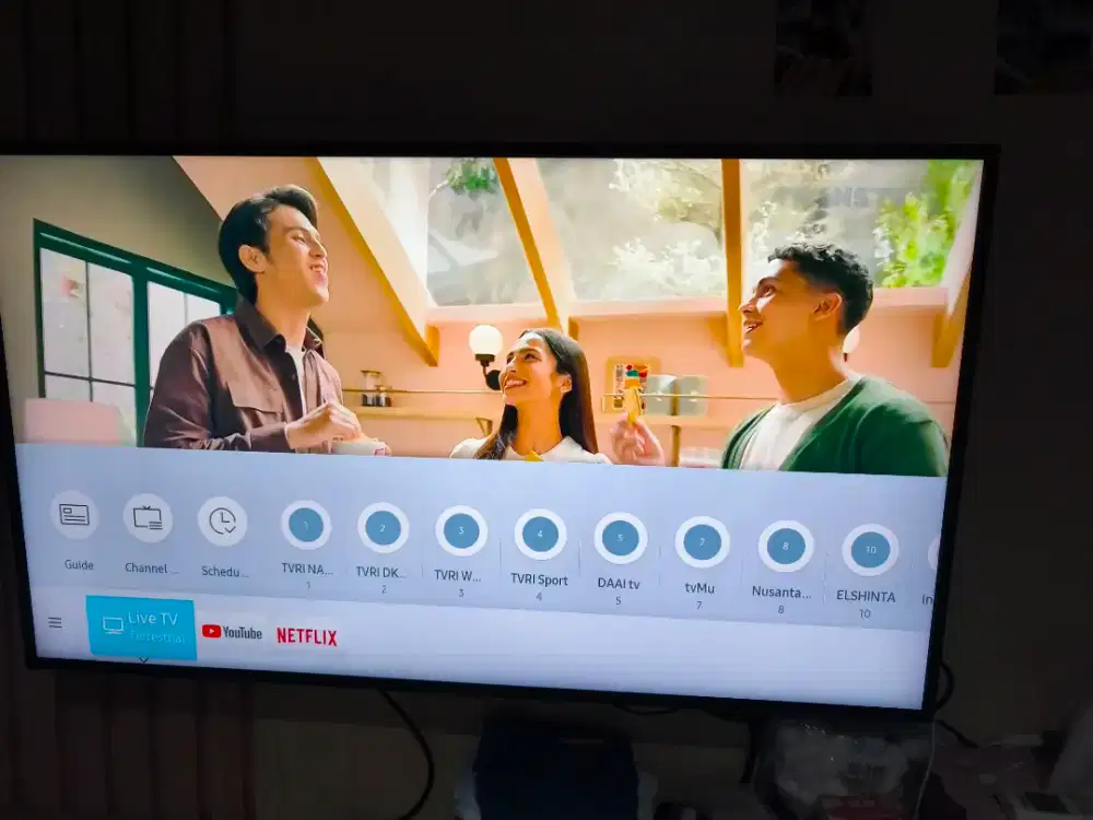 Dijual Cepat: Smart TV Samsung 43 Inch UA43RU7100, Kondisi Mulus