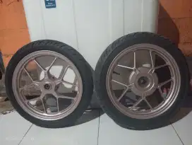 VLEG VARIO 125 NEW + BAN