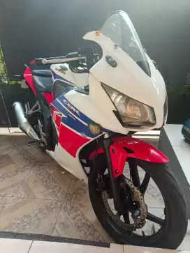 Honda CBR tahun 2015 std original pajak on